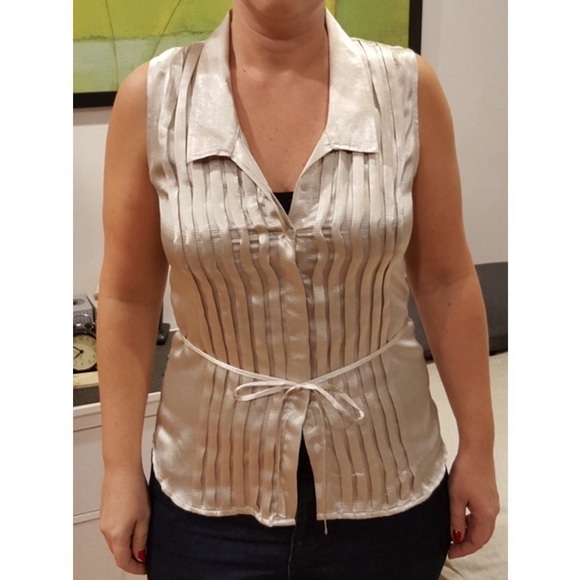 💕BANANA REPUBLIC💕 Sleeveless Pleated Satin Top Medium - Picture 1 of 7